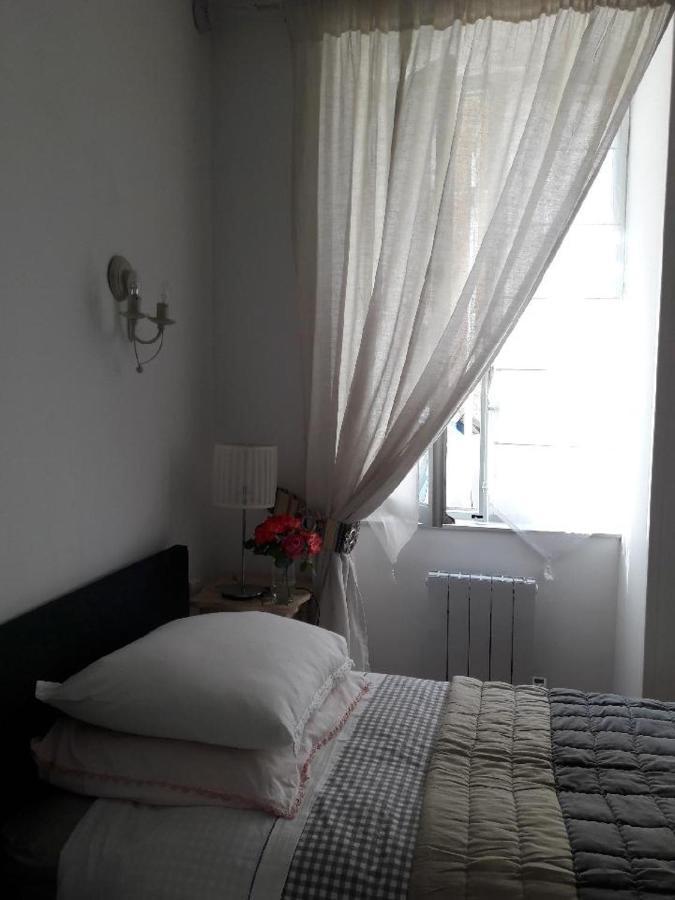 Le Tabellion Bed & Breakfast นัวเยร์ส-ซูร์-เซอไรน์ ภายนอก รูปภาพ