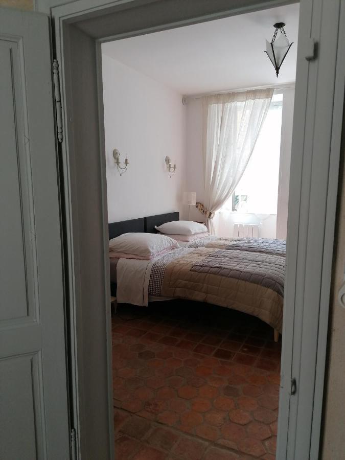 Le Tabellion Bed & Breakfast นัวเยร์ส-ซูร์-เซอไรน์ ภายนอก รูปภาพ