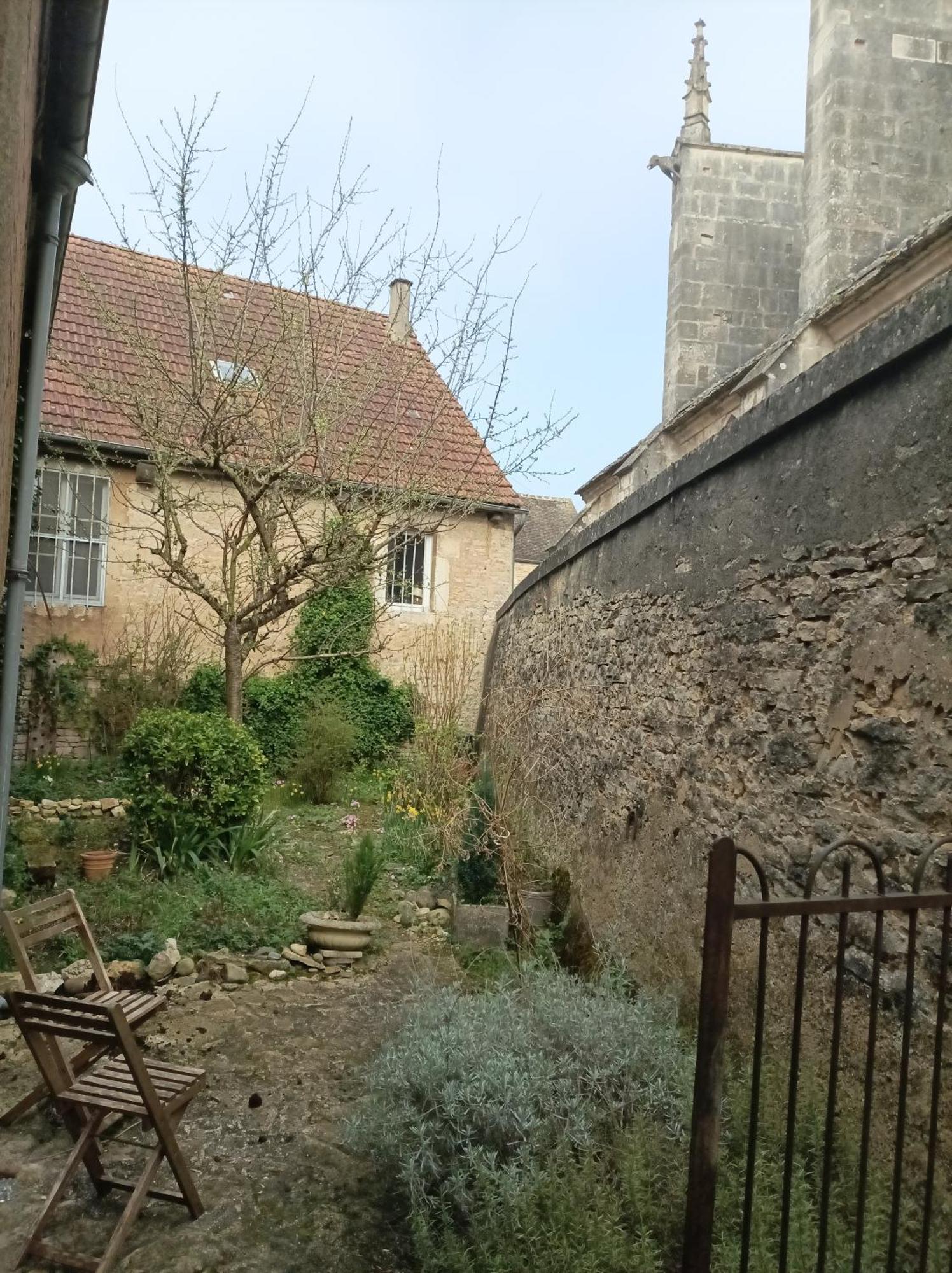 Le Tabellion Bed & Breakfast นัวเยร์ส-ซูร์-เซอไรน์ ภายนอก รูปภาพ